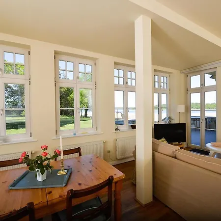 Im Ersten Obergeschoss Des Gutshauses Apartment *