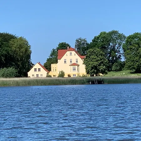 Im Ersten Obergeschoss Des Gutshauses *